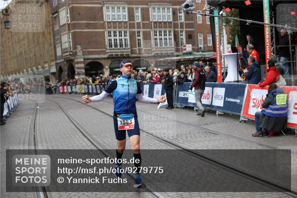 05.10.2025 - 20. swb-Marathon Bremen Yannick Fuchs http://msf.ph/oto/9279775 05.10.2025 12:46:21 Ziel 1303, 1668 meine-sportfotos.de