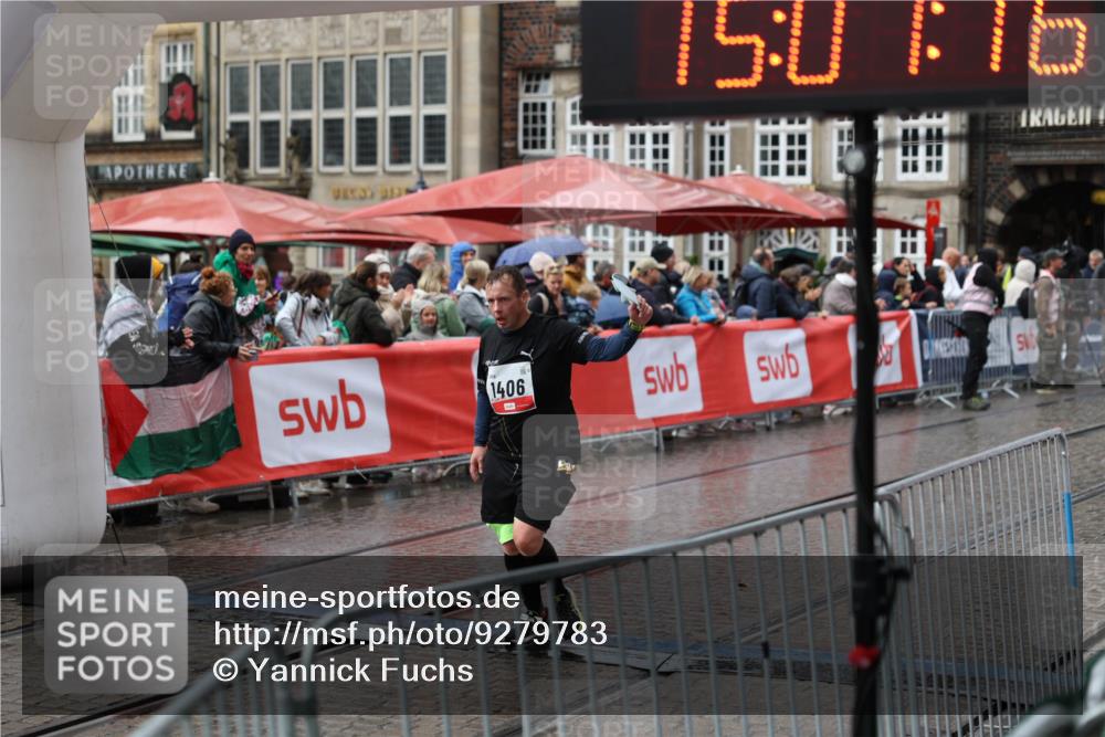 05.10.2025 - 20. swb-Marathon Bremen Yannick Fuchs http://msf.ph/oto/9279783 05.10.2025 15:01:15 Ziel 1406 meine-sportfotos.de