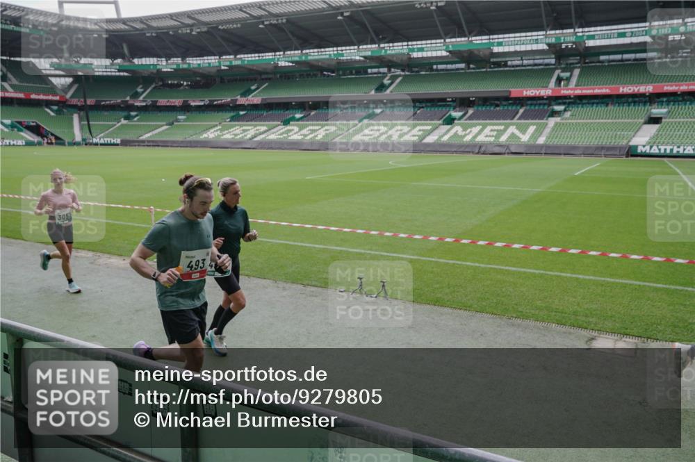 05.10.2025 - 20. swb-Marathon Bremen Michael Burmester http://msf.ph/oto/9279805 05.10.2025 13:01:45 Laufen im Stadion 58, 152, 335, 428, 440, 488, 493, 546, 672, 772, 979, 1030, 1082, 1238, 1256, 1348, 1361, 1452, 1732, 1759, 1856, 1893, 1899, 1933, 1996, 2096, 2102, 2143, 2235, 2245, 2306, 2330, 2433, 2555, 2565, 2712, 2796, 2910, 2912, 2918, 2991, 2995, 3053, 3206, 3208, 3209, 3387, 3525, 3526, 3662, 3663, 3673, 3877, 4017, 4018, 4086, 4128, 4329, 4364, 4409, 4444, 4618, 4705, 4882, 4947, 4980, 5048, 5080, 5121, 5150, 5309, 5414, 5557, 5570, 5580, 5727, 5731, 5752, 5934, 5985, 6082, 6157 meine-sportfotos.de
