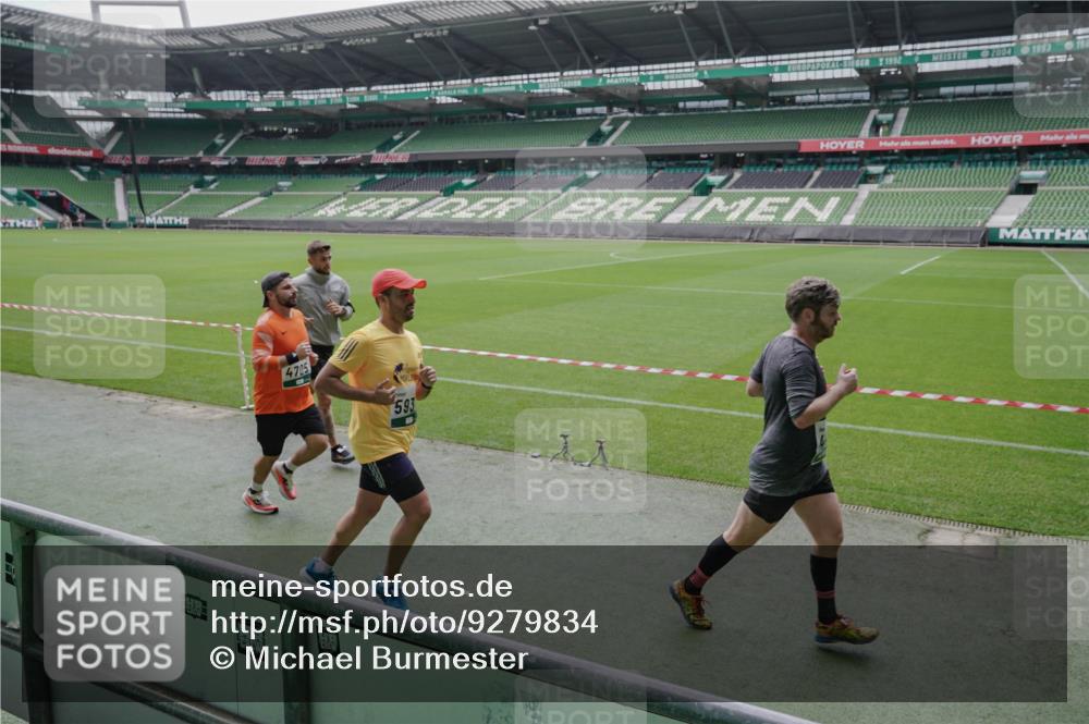05.10.2025 - 20. swb-Marathon Bremen Michael Burmester http://msf.ph/oto/9279834 05.10.2025 13:01:52 Laufen im Stadion 152, 335, 428, 488, 493, 546, 672, 772, 979, 1030, 1082, 1256, 1348, 1361, 1452, 1732, 1744, 1759, 1856, 1893, 1899, 1924, 1933, 1996, 2096, 2102, 2143, 2235, 2245, 2306, 2433, 2555, 2565, 2796, 2910, 2912, 2918, 2991, 2995, 3053, 3206, 3208, 3387, 3525, 3526, 3662, 3663, 3673, 3877, 3926, 3930, 4017, 4018, 4086, 4329, 4364, 4409, 4444, 4564, 4618, 4705, 4882, 4947, 4980, 5150, 5309, 5557, 5570, 5580, 5731, 5893, 5934, 5985, 6082, 6157, 58, 440 meine-sportfotos.de