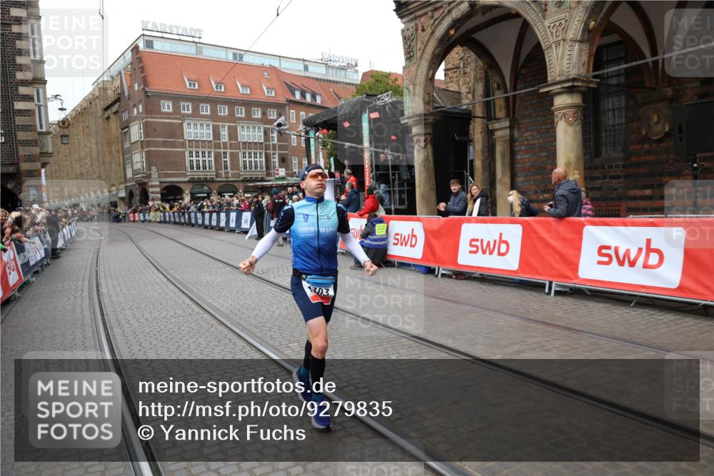 05.10.2025 - 20. swb-Marathon Bremen Yannick Fuchs http://msf.ph/oto/9279835 05.10.2025 12:46:21 Ziel 1303, 1668 meine-sportfotos.de