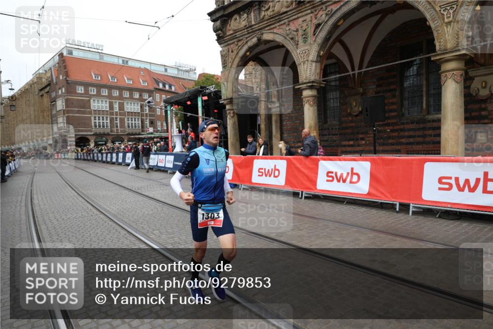 05.10.2025 - 20. swb-Marathon Bremen Yannick Fuchs http://msf.ph/oto/9279853 05.10.2025 12:46:22 Ziel 1303 meine-sportfotos.de