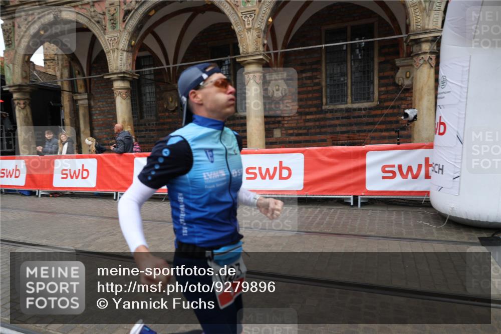05.10.2025 - 20. swb-Marathon Bremen Yannick Fuchs http://msf.ph/oto/9279896 05.10.2025 12:46:22 Ziel 1303 meine-sportfotos.de
