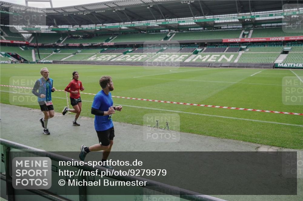 05.10.2025 - 20. swb-Marathon Bremen Michael Burmester http://msf.ph/oto/9279979 05.10.2025 13:02:07 Laufen im Stadion 152, 428, 493, 546, 672, 772, 843, 921, 979, 1030, 1256, 1348, 1361, 1452, 1732, 1744, 1759, 1856, 1893, 1899, 1924, 1933, 1996, 2096, 2102, 2143, 2245, 2272, 2306, 2555, 2565, 2774, 2796, 2910, 2912, 2918, 2991, 3053, 3206, 3208, 3217, 3387, 3525, 3526, 3662, 3663, 3673, 3861, 3926, 3930, 4017, 4018, 4086, 4129, 4364, 4409, 4444, 4464, 4477, 4481, 4564, 4618, 4688, 4705, 4847, 4882, 4947, 4980, 4985, 5309, 5557, 5570, 5580, 5652, 5731, 5893, 5934, 6157, 6328, 6382, 58, 440 meine-sportfotos.de