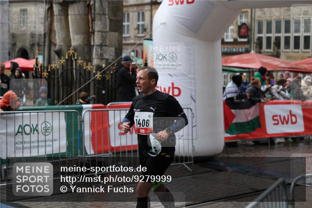05.10.2025 - 20. swb-Marathon Bremen Yannick Fuchs http://msf.ph/oto/9279999 05.10.2025 15:01:16 Ziel 1406 meine-sportfotos.de