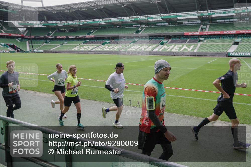 05.10.2025 - 20. swb-Marathon Bremen Michael Burmester http://msf.ph/oto/9280009 05.10.2025 13:02:10 Laufen im Stadion 97, 152, 428, 493, 546, 672, 729, 772, 843, 921, 979, 1030, 1256, 1348, 1361, 1452, 1732, 1744, 1759, 1856, 1899, 1924, 1933, 1996, 2096, 2102, 2143, 2245, 2272, 2306, 2555, 2565, 2774, 2796, 2910, 2912, 2918, 2991, 3053, 3206, 3208, 3217, 3525, 3526, 3662, 3663, 3673, 3861, 3926, 3930, 4017, 4018, 4086, 4129, 4364, 4409, 4444, 4464, 4477, 4481, 4564, 4688, 4705, 4817, 4847, 4882, 4947, 4980, 4985, 5309, 5557, 5570, 5580, 5652, 5731, 5893, 5934, 6157, 6328, 6382 meine-sportfotos.de