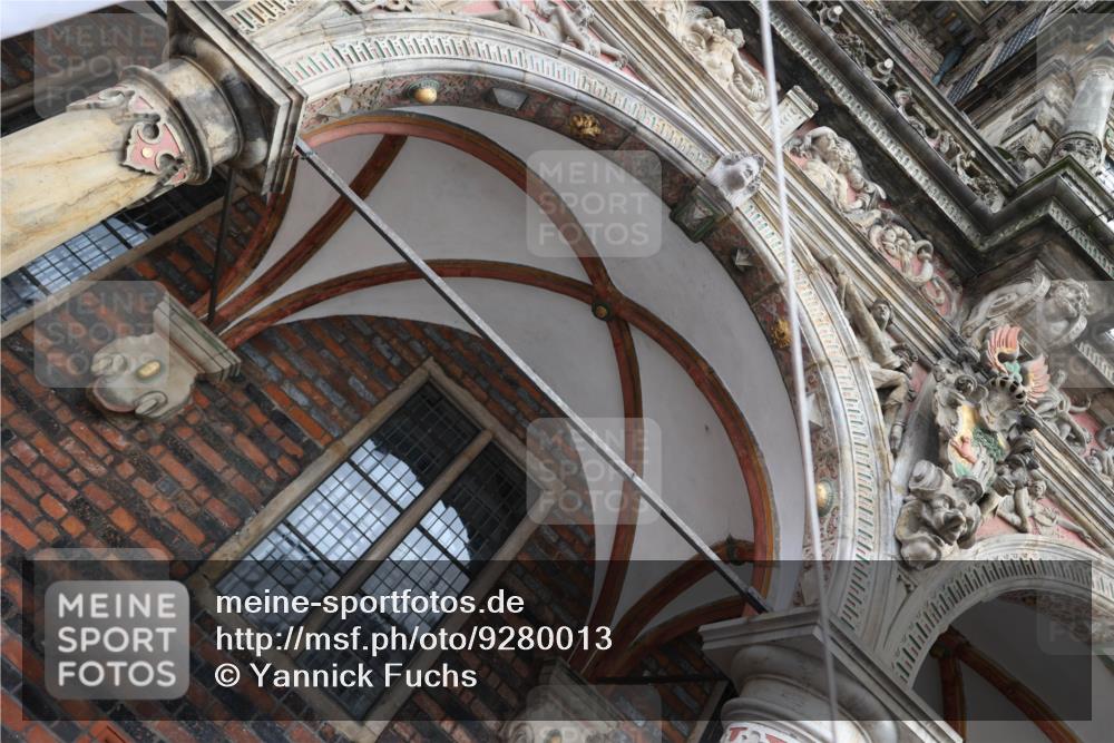 05.10.2025 - 20. swb-Marathon Bremen Yannick Fuchs http://msf.ph/oto/9280013 05.10.2025 12:50:37 Ziel 664, 2033, 2267 meine-sportfotos.de