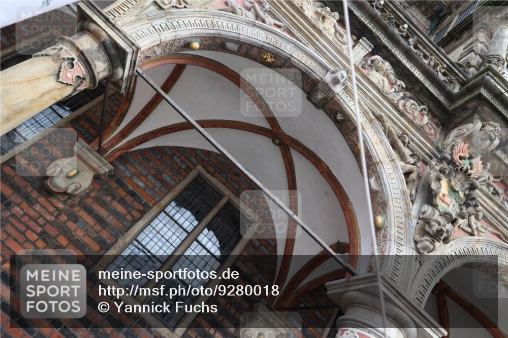 05.10.2025 - 20. swb-Marathon Bremen Yannick Fuchs http://msf.ph/oto/9280018 05.10.2025 12:50:37 Ziel 664, 2033, 2267 meine-sportfotos.de