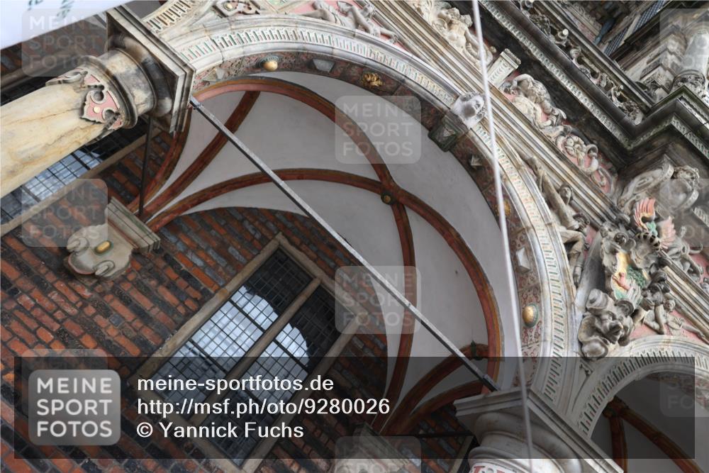05.10.2025 - 20. swb-Marathon Bremen Yannick Fuchs http://msf.ph/oto/9280026 05.10.2025 12:50:37 Ziel 664, 2033, 2267 meine-sportfotos.de