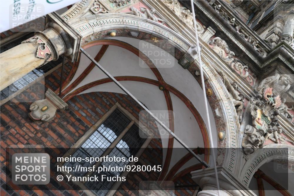 05.10.2025 - 20. swb-Marathon Bremen Yannick Fuchs http://msf.ph/oto/9280045 05.10.2025 12:50:37 Ziel 664, 2033, 2267 meine-sportfotos.de