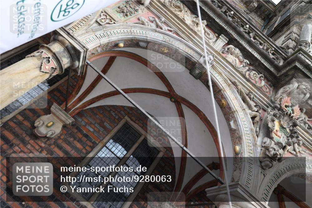 05.10.2025 - 20. swb-Marathon Bremen Yannick Fuchs http://msf.ph/oto/9280063 05.10.2025 12:50:37 Ziel 664, 2033, 2267 meine-sportfotos.de