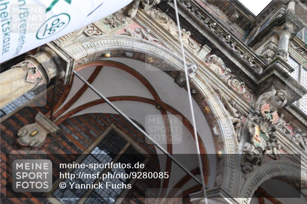 05.10.2025 - 20. swb-Marathon Bremen Yannick Fuchs http://msf.ph/oto/9280085 05.10.2025 12:50:37 Ziel 664, 2033, 2267 meine-sportfotos.de