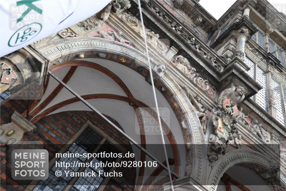 05.10.2025 - 20. swb-Marathon Bremen Yannick Fuchs http://msf.ph/oto/9280106 05.10.2025 12:50:37 Ziel 664, 2033, 2267 meine-sportfotos.de
