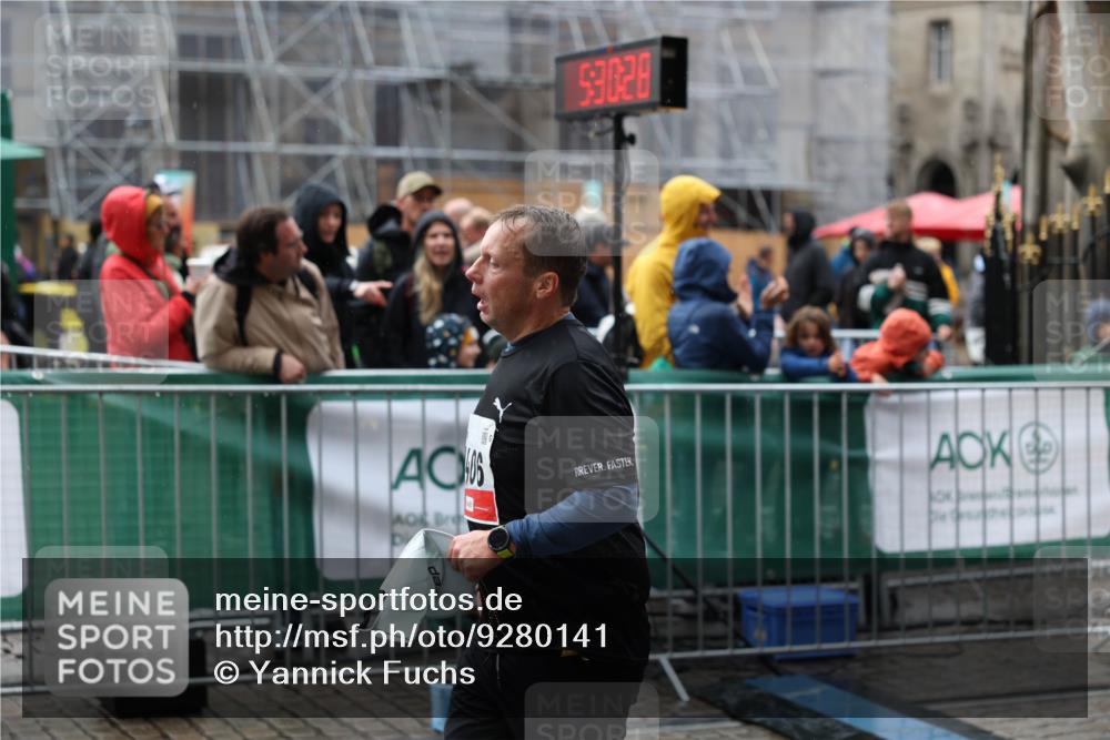 05.10.2025 - 20. swb-Marathon Bremen Yannick Fuchs http://msf.ph/oto/9280141 05.10.2025 15:01:17 Ziel 1406, 1835 meine-sportfotos.de