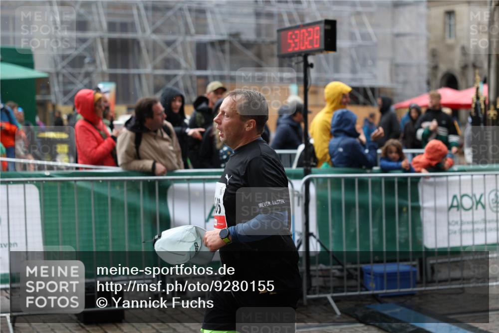 05.10.2025 - 20. swb-Marathon Bremen Yannick Fuchs http://msf.ph/oto/9280155 05.10.2025 15:01:18 Ziel 1406, 1835 meine-sportfotos.de