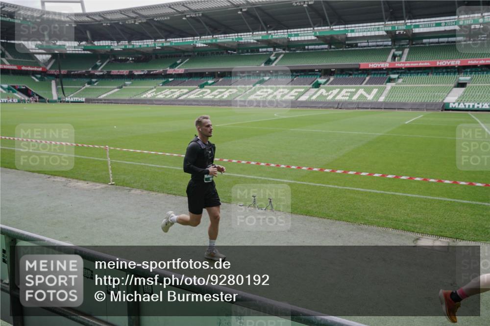 05.10.2025 - 20. swb-Marathon Bremen Michael Burmester http://msf.ph/oto/9280192 05.10.2025 13:02:27 Laufen im Stadion 97, 428, 518, 721, 729, 772, 828, 843, 921, 1030, 1121, 1256, 1348, 1405, 1452, 1704, 1733, 1744, 1856, 1899, 1924, 2143, 2245, 2272, 2306, 2393, 2772, 2774, 2910, 2912, 3053, 3206, 3217, 3424, 3525, 3526, 3861, 3917, 3926, 3930, 4017, 4018, 4129, 4322, 4409, 4444, 4464, 4477, 4481, 4564, 4688, 4705, 4714, 4817, 4847, 4885, 4985, 5570, 5652, 5755, 5893, 5934, 6157, 6325, 6328, 6382, 7217, 7433, 7659, 8957, 152, 493, 1361, 1759, 1933, 2555, 2796 meine-sportfotos.de