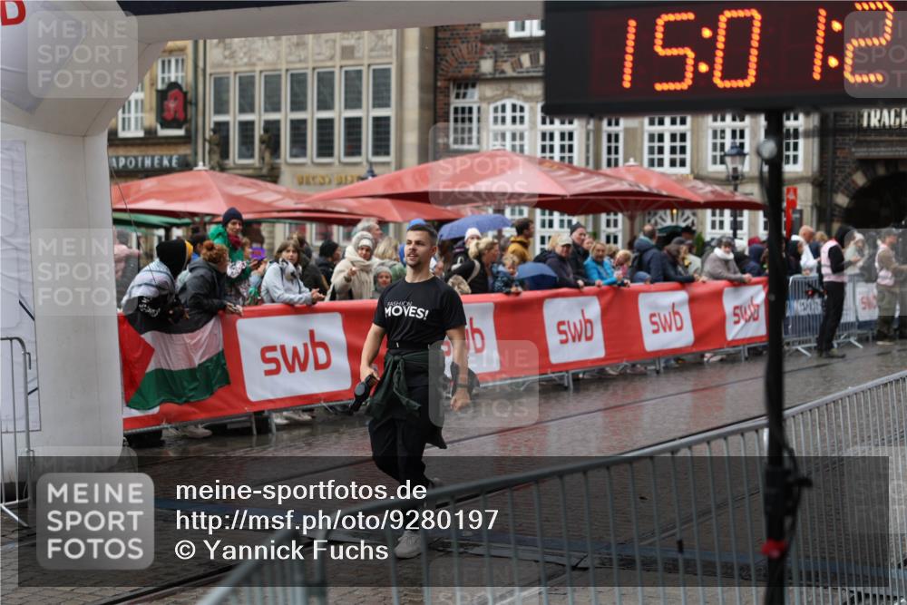 05.10.2025 - 20. swb-Marathon Bremen Yannick Fuchs http://msf.ph/oto/9280197 05.10.2025 15:01:21 Ziel 1406, 1835 meine-sportfotos.de