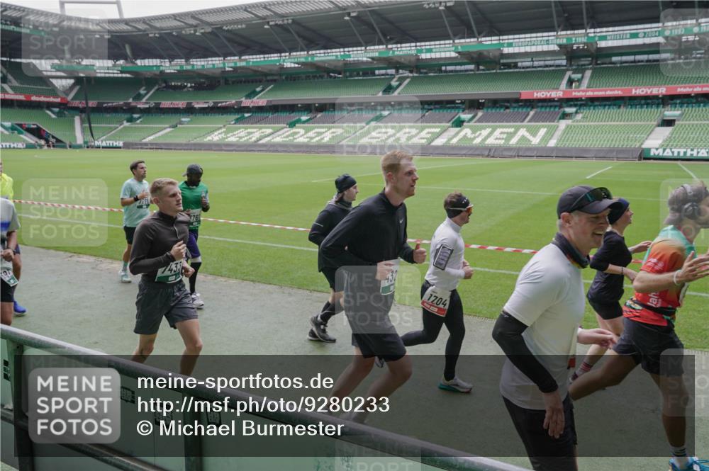 05.10.2025 - 20. swb-Marathon Bremen Michael Burmester http://msf.ph/oto/9280233 05.10.2025 13:02:32 Laufen im Stadion 97, 293, 518, 616, 721, 729, 772, 828, 843, 921, 1030, 1121, 1256, 1348, 1405, 1452, 1704, 1733, 1744, 1856, 1899, 1924, 1944, 2143, 2272, 2306, 2393, 2772, 2774, 2910, 2912, 3053, 3206, 3217, 3424, 3525, 3526, 3861, 3917, 3926, 3930, 4017, 4018, 4129, 4322, 4409, 4444, 4464, 4477, 4481, 4564, 4688, 4705, 4714, 4817, 4847, 4885, 4985, 5652, 5755, 5884, 5893, 5934, 6157, 6325, 6328, 6382, 7217, 7407, 7433, 7659, 8526, 8957, 152, 428, 493, 1361, 1759, 1933, 2245, 2555, 2796 meine-sportfotos.de