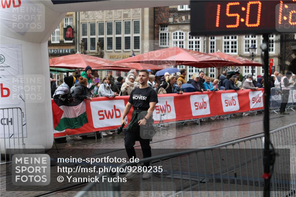 05.10.2025 - 20. swb-Marathon Bremen Yannick Fuchs http://msf.ph/oto/9280235 05.10.2025 15:01:21 Ziel 1406, 1835 meine-sportfotos.de
