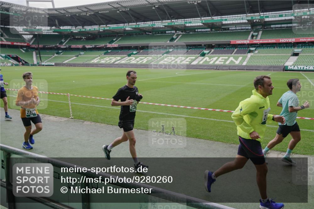 05.10.2025 - 20. swb-Marathon Bremen Michael Burmester http://msf.ph/oto/9280260 05.10.2025 13:02:34 Laufen im Stadion 97, 293, 518, 616, 721, 729, 772, 828, 843, 921, 1030, 1121, 1256, 1348, 1405, 1452, 1704, 1733, 1744, 1856, 1899, 1924, 1944, 2143, 2272, 2306, 2393, 2772, 2774, 2910, 2912, 3206, 3217, 3424, 3525, 3526, 3861, 3917, 3926, 3930, 4017, 4018, 4129, 4322, 4409, 4444, 4464, 4477, 4481, 4564, 4688, 4705, 4714, 4817, 4847, 4885, 4985, 5652, 5755, 5884, 5893, 5934, 6157, 6325, 6328, 6382, 7217, 7407, 7433, 7659, 8526, 8957, 428, 493, 1361, 1759, 1933, 2245, 2555, 2796 meine-sportfotos.de