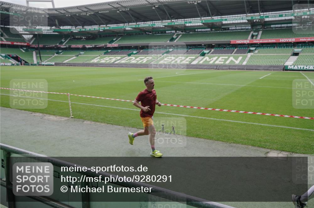 05.10.2025 - 20. swb-Marathon Bremen Michael Burmester http://msf.ph/oto/9280291 05.10.2025 13:02:42 Laufen im Stadion 97, 293, 518, 616, 721, 729, 828, 843, 921, 1121, 1405, 1704, 1733, 1744, 1856, 1899, 1924, 1944, 2143, 2272, 2306, 2357, 2393, 2772, 2774, 3217, 3424, 3525, 3861, 3917, 3926, 3930, 4026, 4129, 4321, 4322, 4444, 4464, 4477, 4481, 4564, 4688, 4714, 4817, 4847, 4885, 4985, 5652, 5755, 5884, 5893, 6325, 6328, 6382, 6666, 7217, 7407, 7433, 7659, 8375, 8526, 8957, 428, 493, 772, 1030, 1256, 1348, 1361, 1452, 1759, 1856, 2245, 2555, 2796, 2910 meine-sportfotos.de