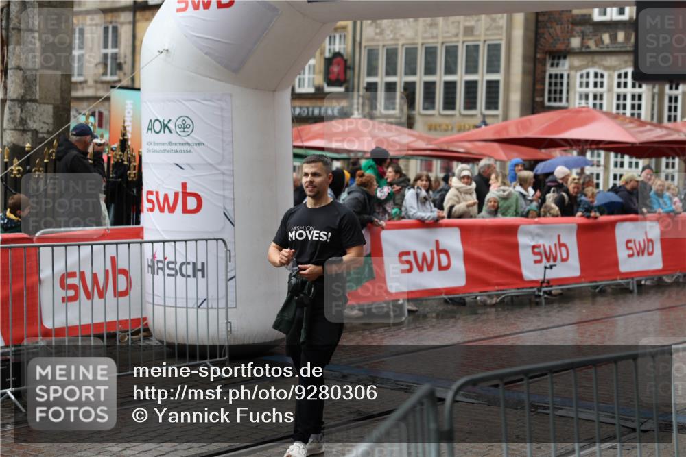 05.10.2025 - 20. swb-Marathon Bremen Yannick Fuchs http://msf.ph/oto/9280306 05.10.2025 15:01:23 Ziel 1835 meine-sportfotos.de
