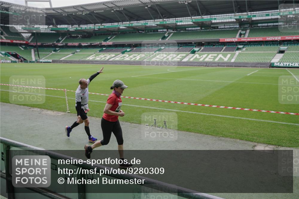 05.10.2025 - 20. swb-Marathon Bremen Michael Burmester http://msf.ph/oto/9280309 05.10.2025 13:02:46 Laufen im Stadion 97, 293, 518, 616, 721, 729, 764, 828, 843, 921, 1121, 1405, 1568, 1670, 1704, 1733, 1744, 1836, 1924, 1944, 2272, 2357, 2393, 2772, 2774, 2984, 3147, 3217, 3424, 3861, 3917, 3926, 3930, 4026, 4129, 4321, 4322, 4464, 4477, 4481, 4564, 4688, 4714, 4817, 4847, 4885, 4985, 5652, 5755, 5884, 5893, 6215, 6325, 6328, 6382, 6481, 6666, 7217, 7407, 7433, 7659, 8375, 8526, 8957, 428, 772, 1030, 1256, 1348, 1452, 1856, 1899, 2143, 2245, 2306, 2555, 2796, 2910 meine-sportfotos.de