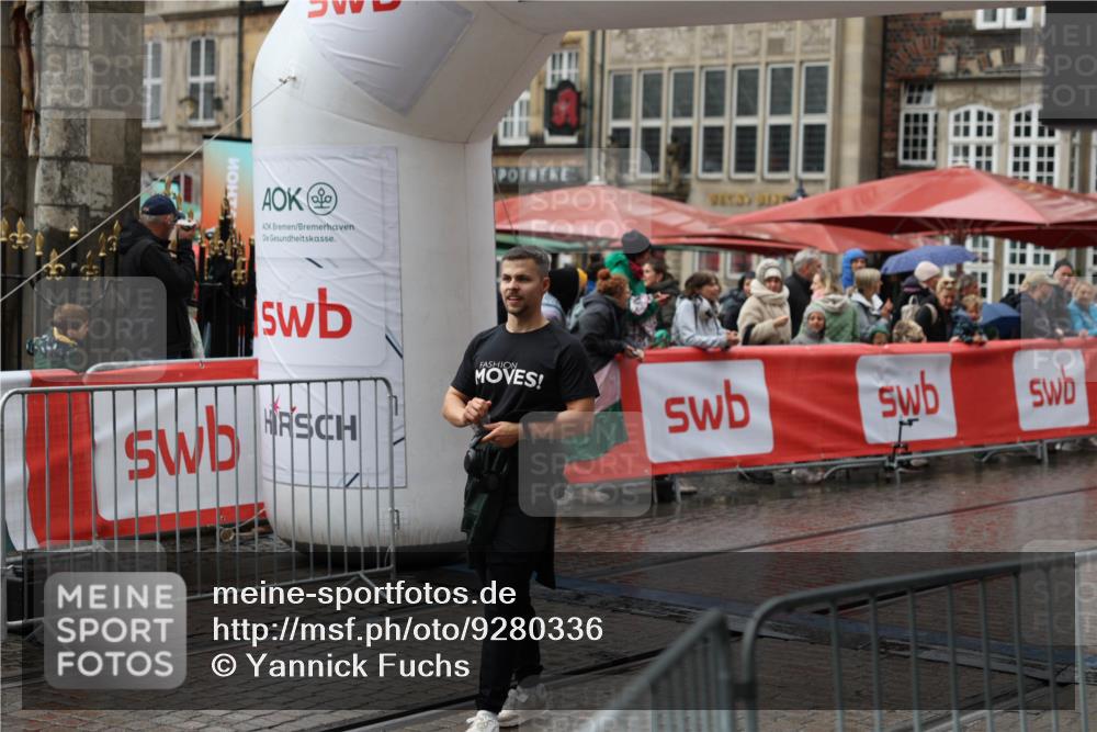 05.10.2025 - 20. swb-Marathon Bremen Yannick Fuchs http://msf.ph/oto/9280336 05.10.2025 15:01:23 Ziel 1835 meine-sportfotos.de