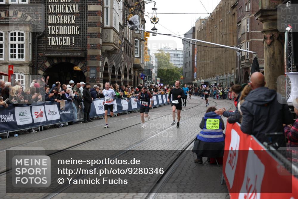 05.10.2025 - 20. swb-Marathon Bremen Yannick Fuchs http://msf.ph/oto/9280346 05.10.2025 12:53:56 Ziel  meine-sportfotos.de