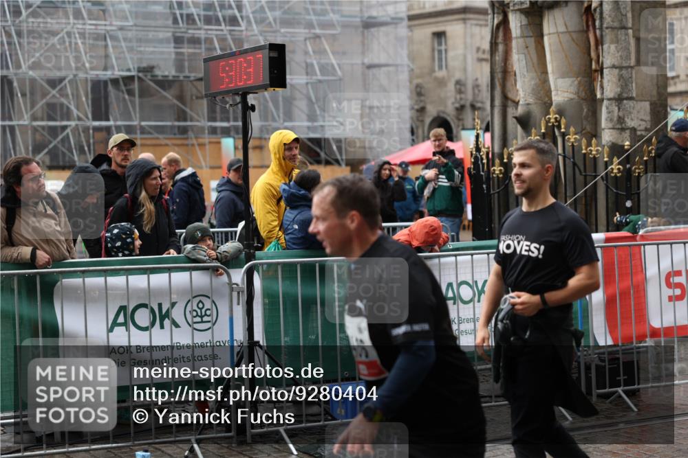 05.10.2025 - 20. swb-Marathon Bremen Yannick Fuchs http://msf.ph/oto/9280404 05.10.2025 15:01:27 Ziel 1835 meine-sportfotos.de