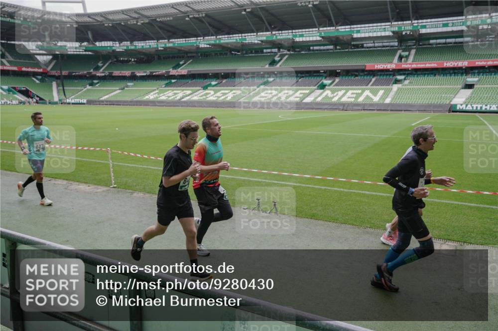 05.10.2025 - 20. swb-Marathon Bremen Michael Burmester http://msf.ph/oto/9280430 05.10.2025 13:03:03 Laufen im Stadion 97, 227, 293, 375, 396, 518, 527, 616, 721, 729, 764, 828, 1121, 1178, 1405, 1425, 1469, 1568, 1670, 1704, 1705, 1733, 1836, 1944, 2357, 2393, 2407, 2597, 2696, 2772, 2791, 2960, 2984, 3019, 3147, 3424, 3917, 4026, 4129, 4321, 4322, 4464, 4481, 4714, 4769, 4817, 4885, 5431, 5527, 5755, 5763, 5867, 5884, 6215, 6325, 6417, 6481, 6666, 7217, 7315, 7316, 7407, 7433, 7540, 7607, 7653, 7659, 8375, 8526, 8957, 843, 921, 1744, 1899, 1924, 2143, 2272, 2306, 2774, 3217, 4129, 4847 meine-sportfotos.de