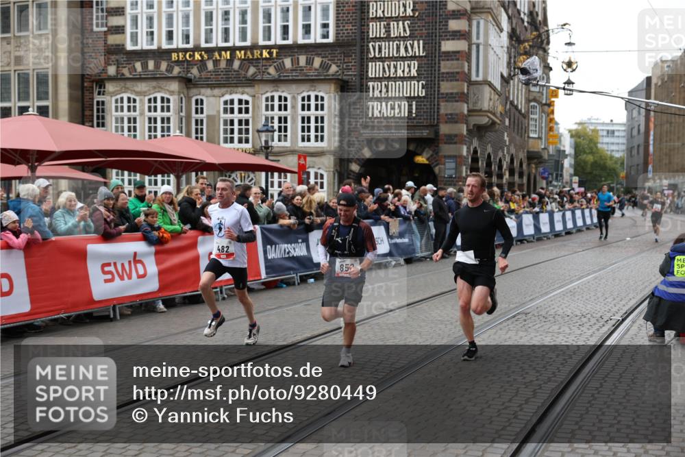 05.10.2025 - 20. swb-Marathon Bremen Yannick Fuchs http://msf.ph/oto/9280449 05.10.2025 12:53:58 Ziel 121, 482, 850 meine-sportfotos.de