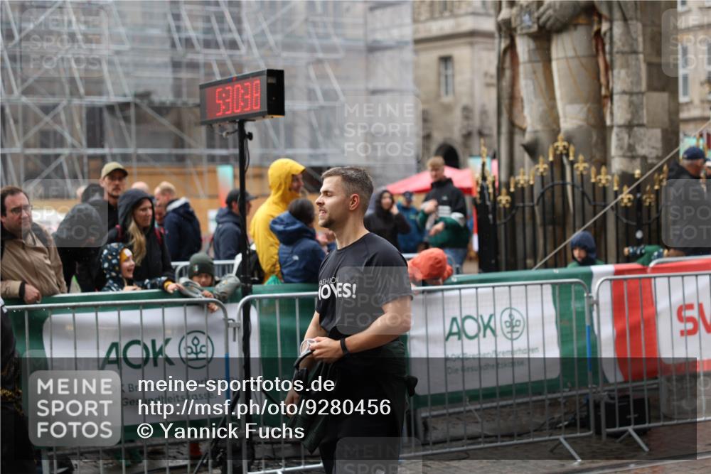 05.10.2025 - 20. swb-Marathon Bremen Yannick Fuchs http://msf.ph/oto/9280456 05.10.2025 15:01:27 Ziel 1835 meine-sportfotos.de