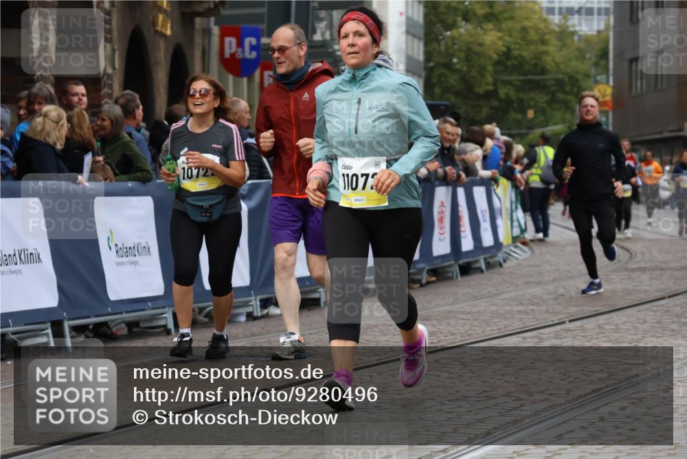 05.10.2025 - 20. swb-Marathon Bremen Strokosch-Dieckow http://msf.ph/oto/9280496 05.10.2025 11:14:29 Ziel 9756, 10292, 10722, 11072, 11139, 11473 meine-sportfotos.de