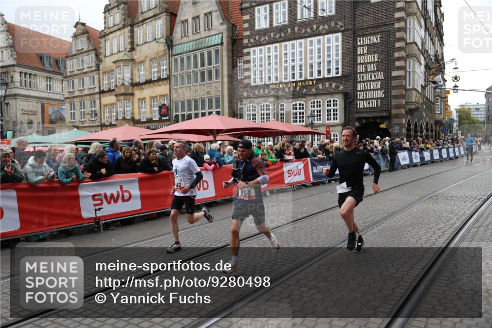 05.10.2025 - 20. swb-Marathon Bremen Yannick Fuchs http://msf.ph/oto/9280498 05.10.2025 12:53:59 Ziel 121, 482, 850 meine-sportfotos.de