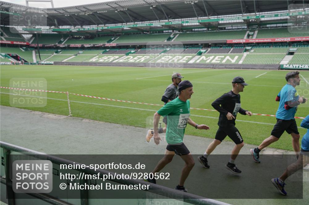 05.10.2025 - 20. swb-Marathon Bremen Michael Burmester http://msf.ph/oto/9280562 05.10.2025 13:03:18 Laufen im Stadion 227, 293, 375, 396, 527, 616, 721, 725, 764, 828, 958, 1067, 1178, 1275, 1331, 1405, 1425, 1469, 1507, 1514, 1568, 1670, 1705, 1836, 1944, 2339, 2357, 2375, 2393, 2407, 2597, 2696, 2791, 2960, 2984, 3019, 3147, 3313, 3424, 4026, 4321, 4714, 4767, 4769, 5410, 5431, 5523, 5527, 5755, 5763, 5867, 5884, 6138, 6215, 6417, 6447, 6481, 6666, 7315, 7316, 7407, 7540, 7607, 7653, 8375, 8526, 8957, 97, 518, 729, 921, 1121, 1704, 1733, 2772, 2774, 3424, 3917, 4129, 4847 meine-sportfotos.de