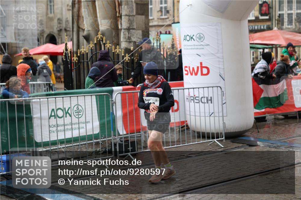 05.10.2025 - 20. swb-Marathon Bremen Yannick Fuchs http://msf.ph/oto/9280597 05.10.2025 15:02:00 Ziel 896 meine-sportfotos.de
