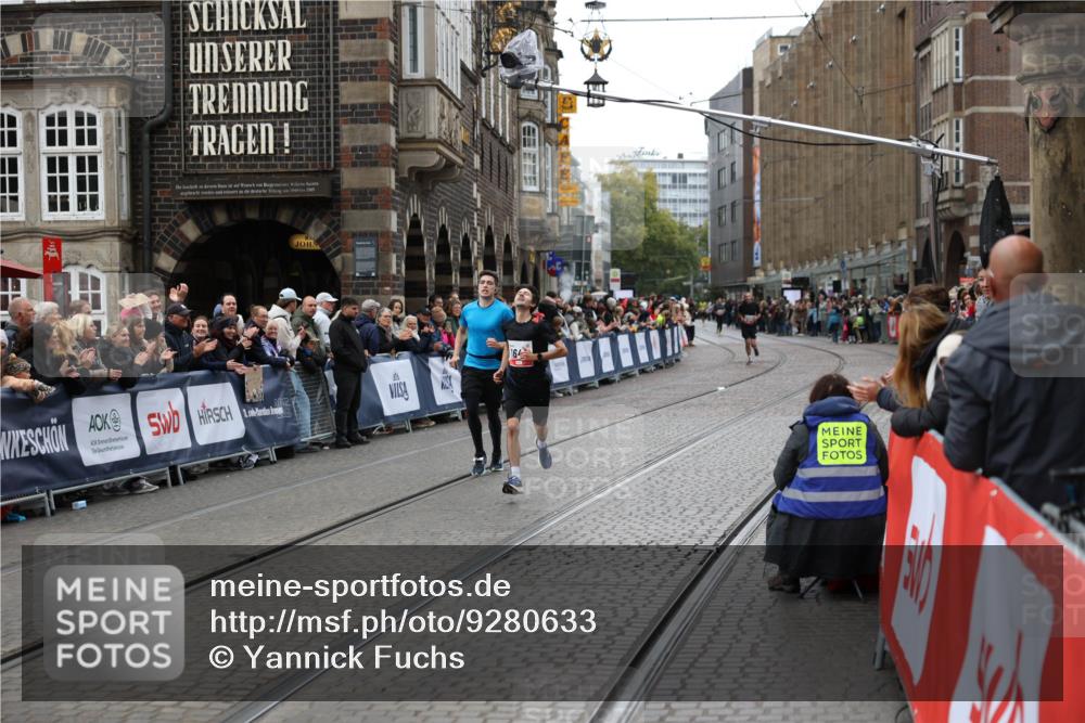 05.10.2025 - 20. swb-Marathon Bremen Yannick Fuchs http://msf.ph/oto/9280633 05.10.2025 12:54:02 Ziel 121, 482, 850 meine-sportfotos.de