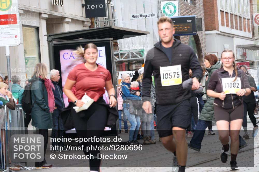 05.10.2025 - 20. swb-Marathon Bremen Strokosch-Dieckow http://msf.ph/oto/9280696 05.10.2025 11:17:44 Ziel 9465, 9477, 10575, 10808, 10949, 11082, 9465, 9477, 10575, 10808, 10949, 11082 meine-sportfotos.de