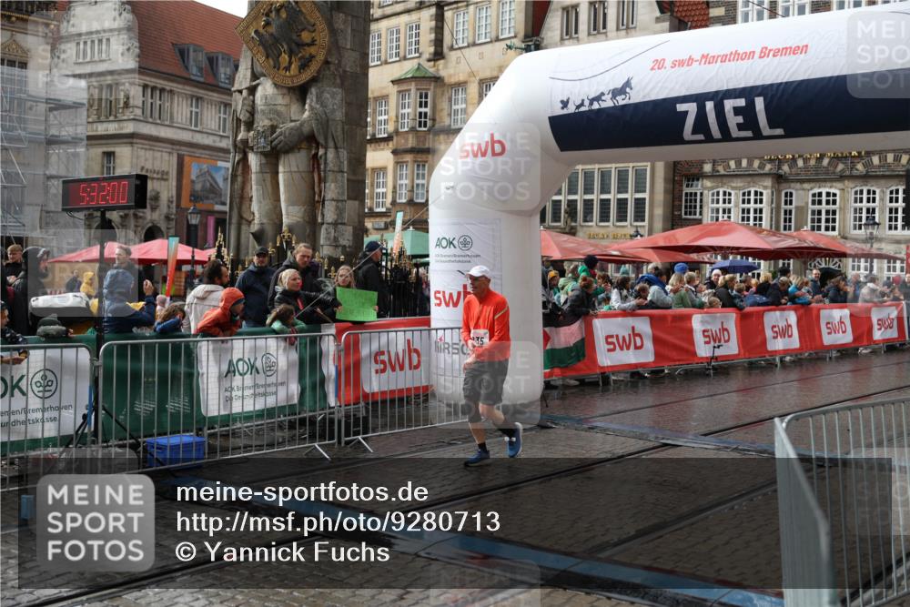 05.10.2025 - 20. swb-Marathon Bremen Yannick Fuchs http://msf.ph/oto/9280713 05.10.2025 15:02:50 Ziel 835 meine-sportfotos.de