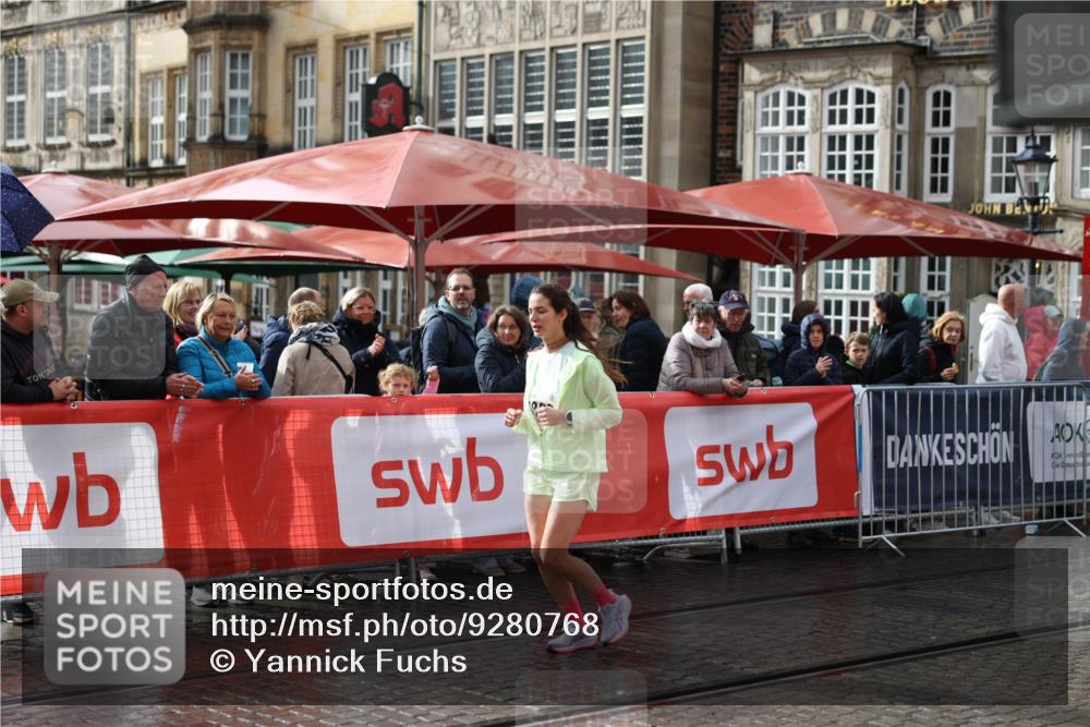 05.10.2025 - 20. swb-Marathon Bremen Yannick Fuchs http://msf.ph/oto/9280768 05.10.2025 15:03:10 Ziel  meine-sportfotos.de