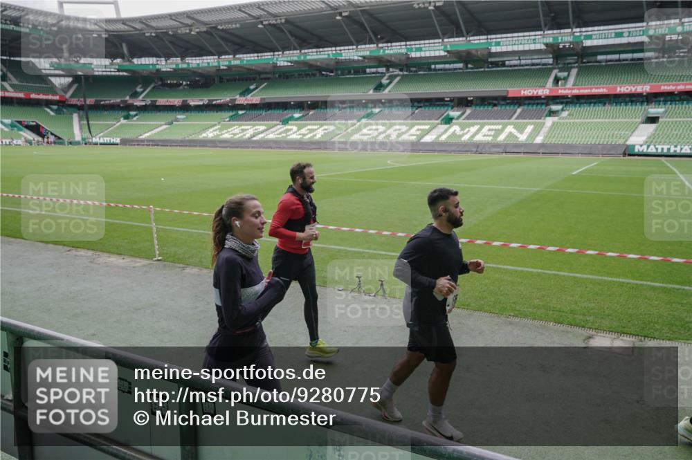 05.10.2025 - 20. swb-Marathon Bremen Michael Burmester http://msf.ph/oto/9280775 05.10.2025 13:03:43 Laufen im Stadion 227, 375, 396, 414, 527, 592, 725, 764, 898, 958, 1019, 1067, 1178, 1275, 1331, 1336, 1413, 1425, 1469, 1507, 1514, 1568, 1670, 1695, 1705, 1836, 1975, 2016, 2339, 2375, 2407, 2567, 2597, 2696, 2791, 2960, 2984, 3019, 3037, 3072, 3147, 3313, 3485, 4053, 4087, 4453, 4462, 4528, 4651, 4767, 4769, 4793, 5043, 5137, 5162, 5236, 5410, 5431, 5489, 5523, 5527, 5763, 5867, 5966, 6011, 6138, 6145, 6215, 6414, 6417, 6447, 6481, 6529, 6584, 6635, 7315, 7316, 7540, 7607, 7653, 293, 721 meine-sportfotos.de