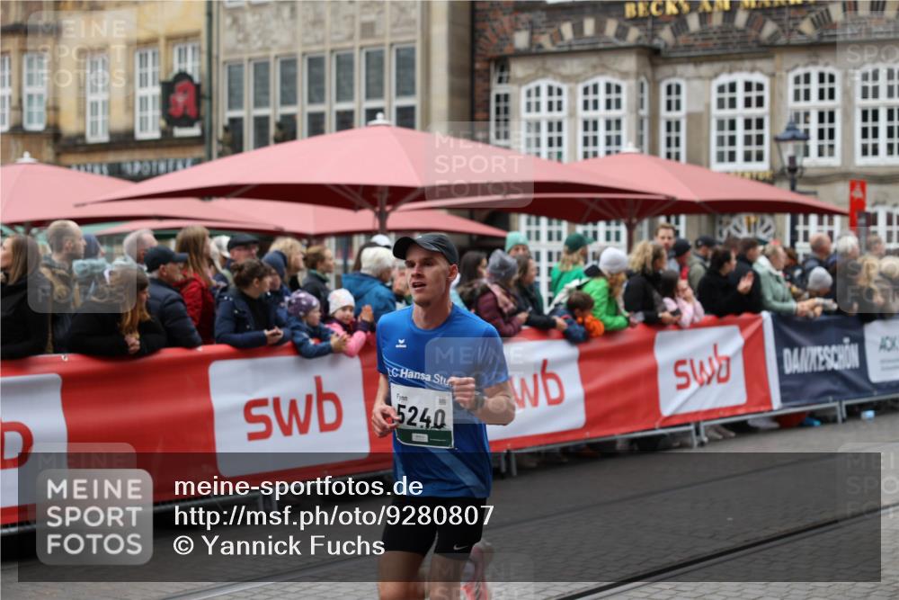 05.10.2025 - 20. swb-Marathon Bremen Yannick Fuchs http://msf.ph/oto/9280807 05.10.2025 12:54:40 Ziel 2129, 5240 meine-sportfotos.de
