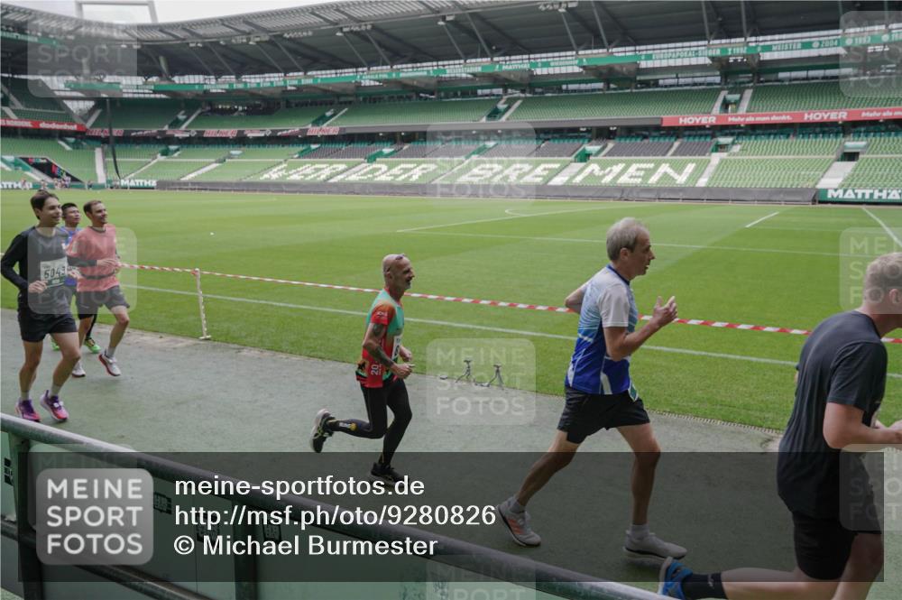 05.10.2025 - 20. swb-Marathon Bremen Michael Burmester http://msf.ph/oto/9280826 05.10.2025 13:03:50 Laufen im Stadion 227, 360, 375, 396, 414, 527, 592, 725, 898, 958, 1019, 1067, 1084, 1178, 1275, 1331, 1336, 1413, 1425, 1468, 1469, 1507, 1514, 1695, 1705, 1975, 2016, 2339, 2375, 2407, 2567, 2597, 2696, 2791, 2960, 3037, 3072, 3313, 3485, 4005, 4053, 4087, 4335, 4453, 4462, 4524, 4528, 4637, 4638, 4651, 4767, 4769, 4793, 5043, 5137, 5162, 5212, 5236, 5343, 5410, 5431, 5489, 5523, 5527, 5763, 5867, 5966, 6011, 6138, 6145, 6287, 6414, 6417, 6447, 6529, 6584, 6635, 7315, 7316, 7540, 7607, 7653 meine-sportfotos.de