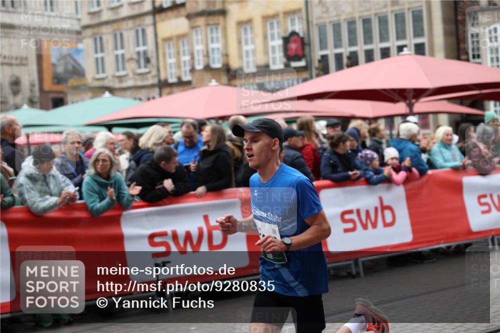 05.10.2025 - 20. swb-Marathon Bremen Yannick Fuchs http://msf.ph/oto/9280835 05.10.2025 12:54:40 Ziel 2129, 5240 meine-sportfotos.de