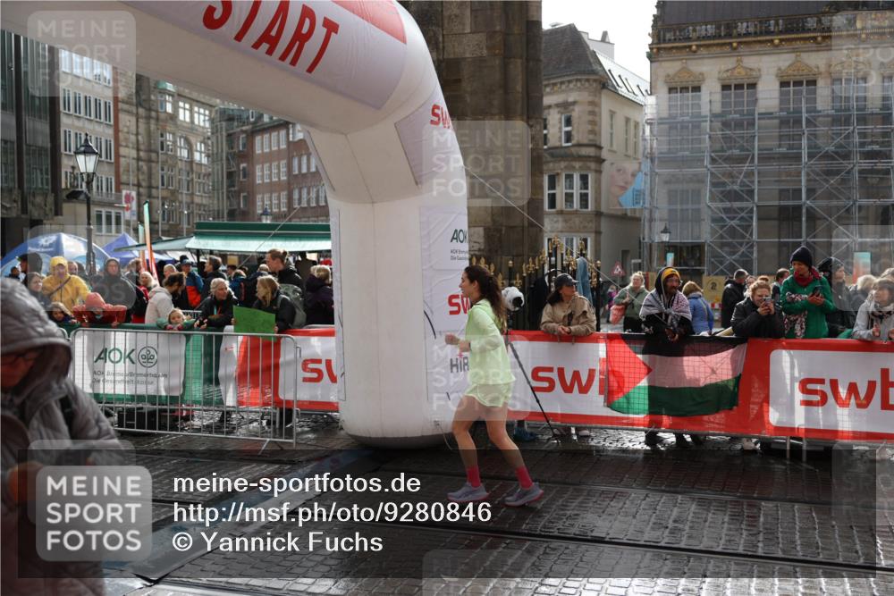 05.10.2025 - 20. swb-Marathon Bremen Yannick Fuchs http://msf.ph/oto/9280846 05.10.2025 15:03:13 Ziel 1820 meine-sportfotos.de