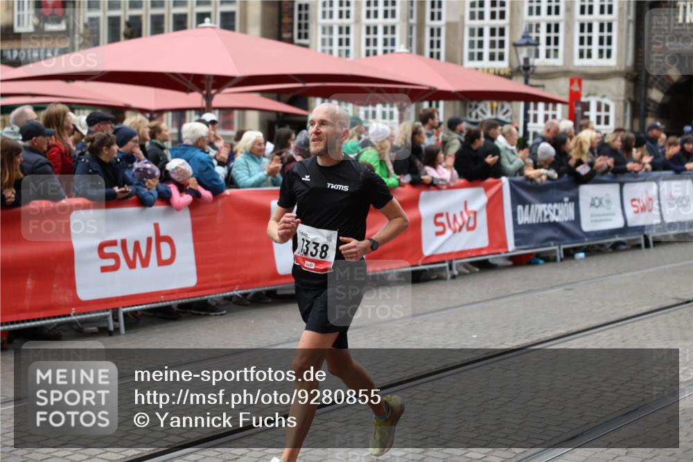 05.10.2025 - 20. swb-Marathon Bremen Yannick Fuchs http://msf.ph/oto/9280855 05.10.2025 12:54:45 Ziel 1338, 5240 meine-sportfotos.de