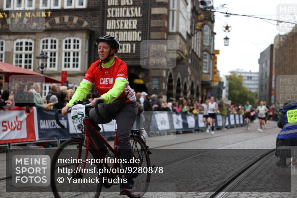 05.10.2025 - 20. swb-Marathon Bremen Yannick Fuchs http://msf.ph/oto/9280878 05.10.2025 12:55:16 Ziel 1231, 2151, 4030, 4807 meine-sportfotos.de
