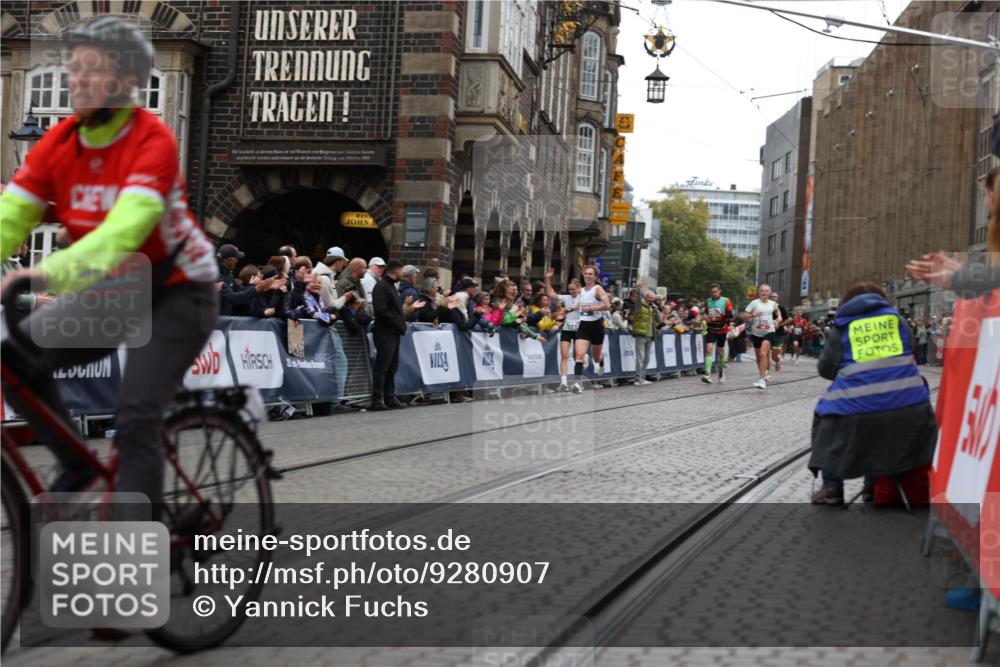 05.10.2025 - 20. swb-Marathon Bremen Yannick Fuchs http://msf.ph/oto/9280907 05.10.2025 12:55:16 Ziel 1231, 2151, 4030, 4807 meine-sportfotos.de