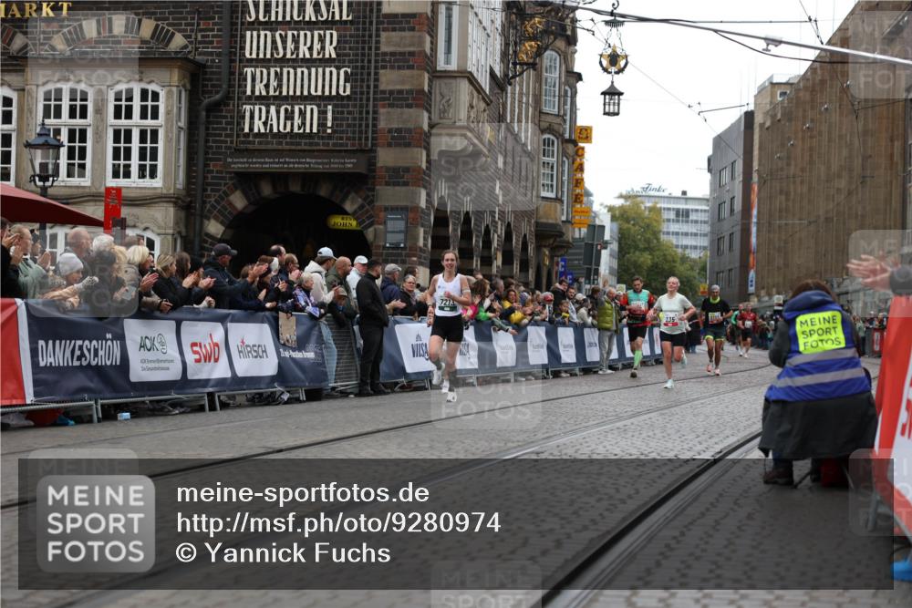 05.10.2025 - 20. swb-Marathon Bremen Yannick Fuchs http://msf.ph/oto/9280974 05.10.2025 12:55:18 Ziel 1231, 2151, 4030 meine-sportfotos.de